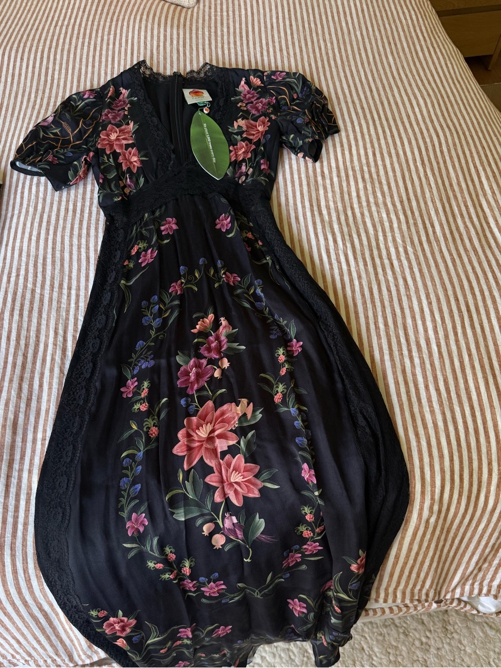FARM Rio Black Floral V-Neck Maxi Dress (brand new) - Picture 4 of 6